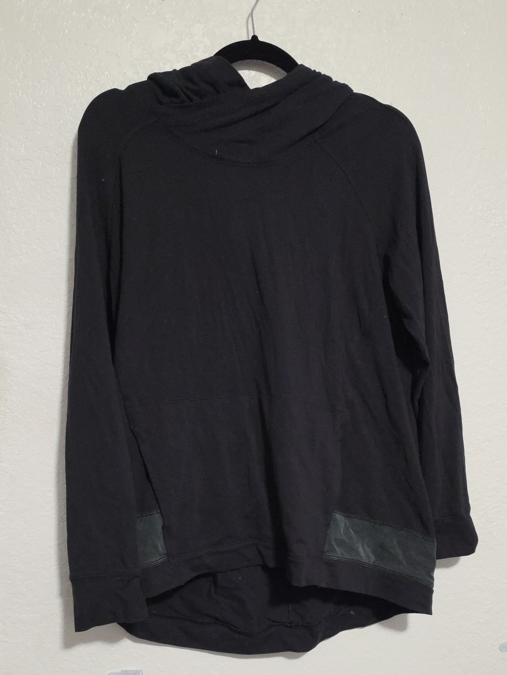 lululemon athletica Black Long Sleeve Hooded Top - Picture 1 of 5